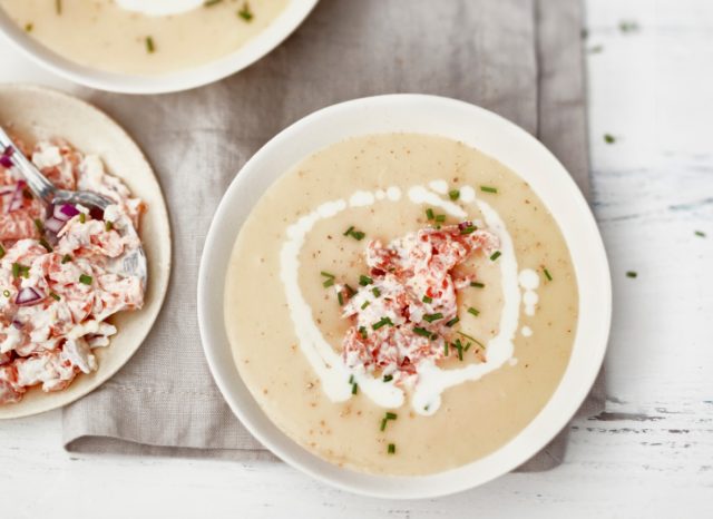 Purjo-perunakeitto ja savulohitartar