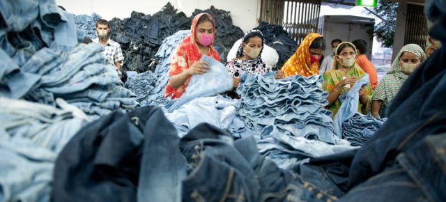 Kuka tekee vaatteesi?