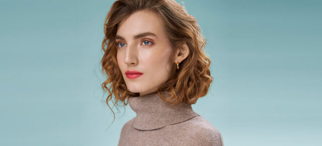 Kuiva päänahka ja sähköiset hiukset? Vinkit parempiin hiuspäiviin